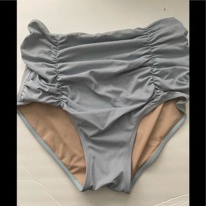 Kortni Jeane ruched bottoms xs